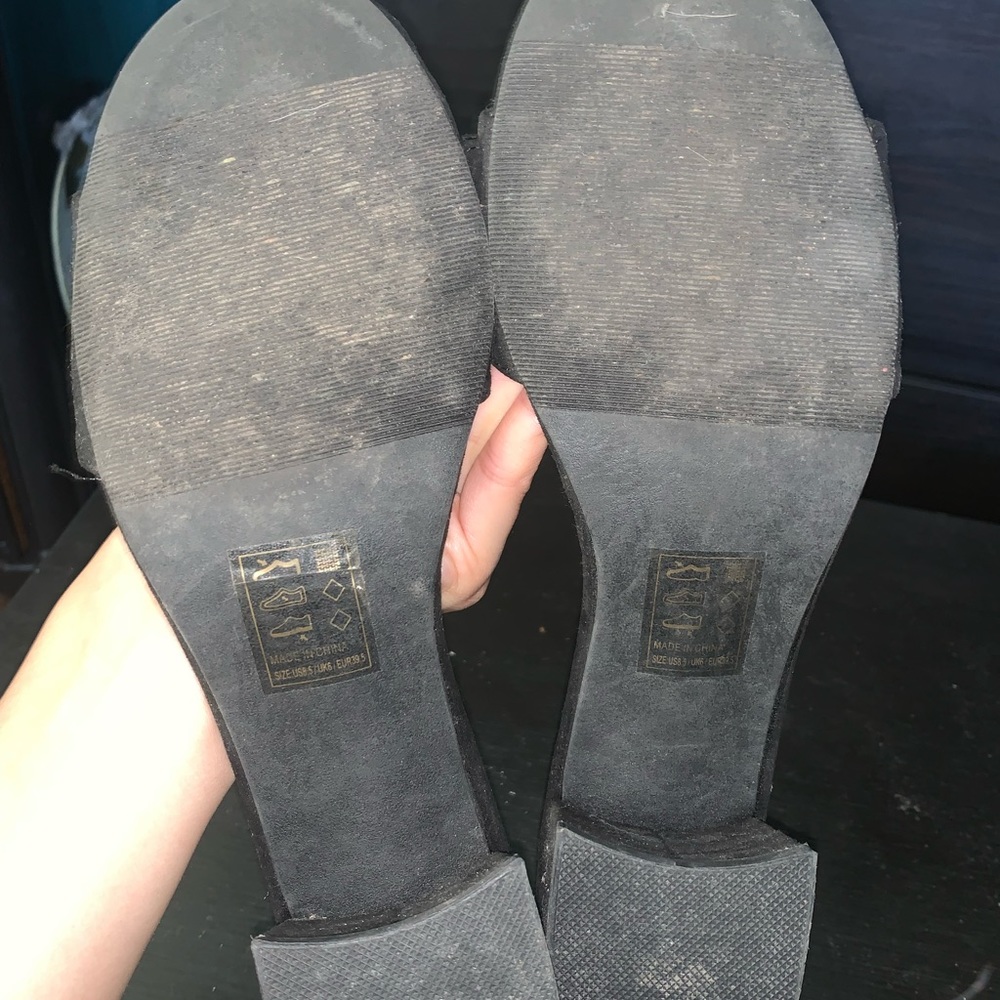 Small pump heels - Picture 3 of 3